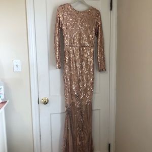 Gorgeous rose gold long sleeved gown. Worn once to my sisters wedding.